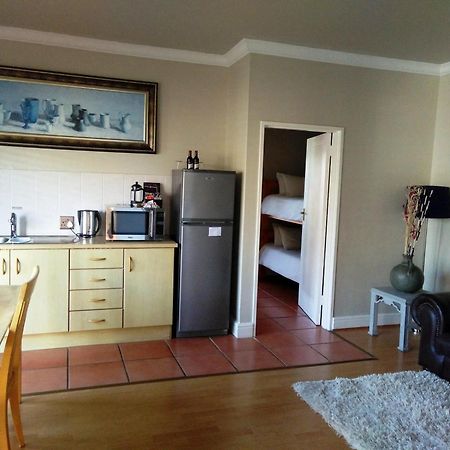 Casa Mia Guesthouse Тейбл-В'ю Екстер'єр фото
