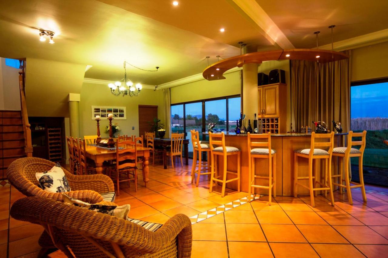 Casa Mia Guesthouse Тейбл-В'ю Екстер'єр фото